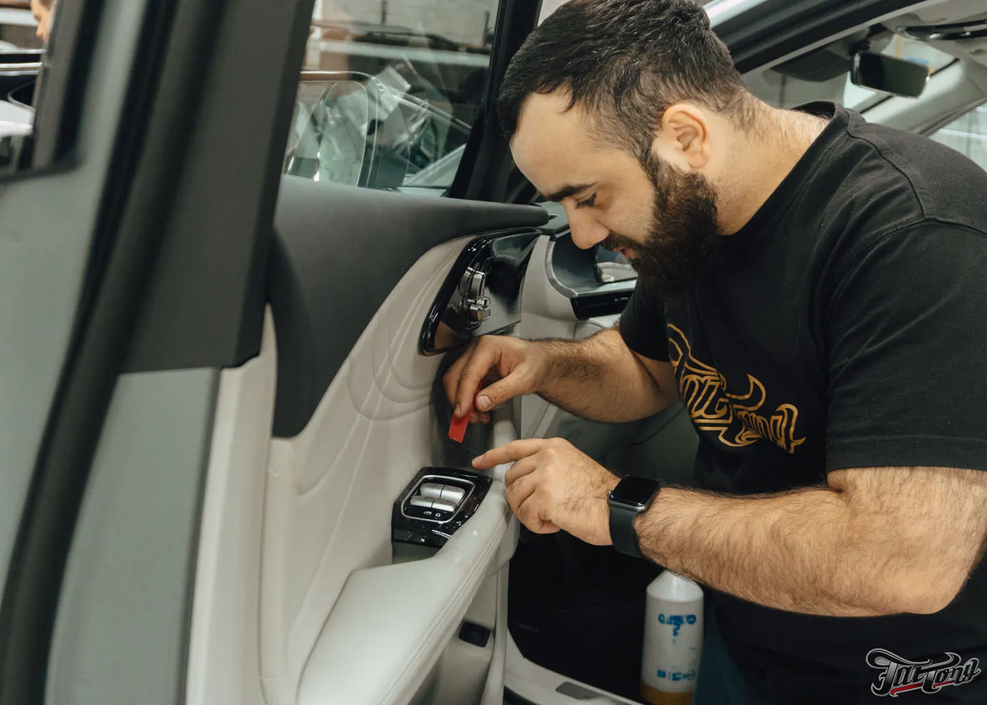 Защита глянца полиуретаном и шумоизоляция арок для Exeed RX